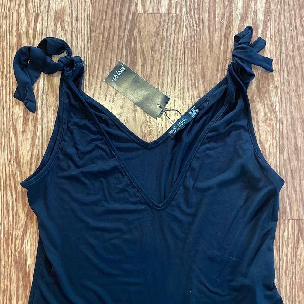 NWT Nasty Gal Black It Must V Love Plunging V-Neck Bodysuit Size U.S. 10 - Picture 2 of 9